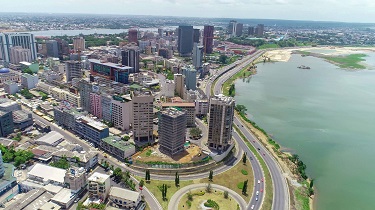 Vue aérienne d’Abidjan en Côte d’Ivoire
