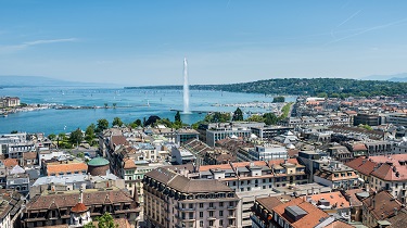 Le jet d’eau de Genève s’élève à une hauteur de 140 mètres.