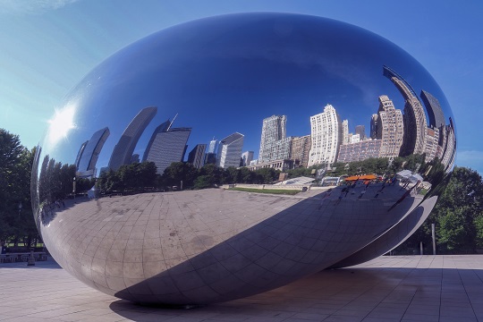 Iconic Chicago Bean sculpture