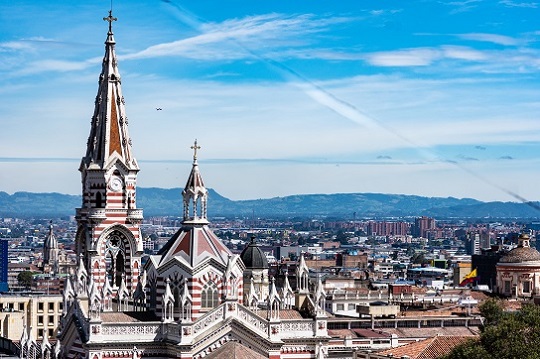 L’église El Carmen, ornée de rayures, à Bogota, en Colombie