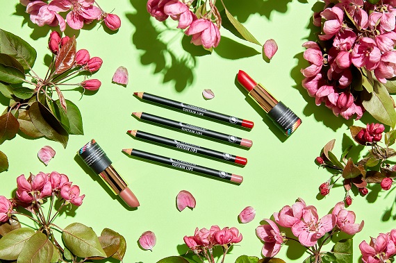 Les nouveaux crayons à lèvres de Cheekbone Beauty