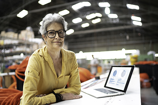 Une image de femmes travaillant dans une usine