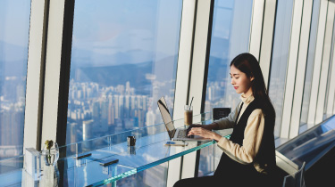 femme d'affaires fait le travail