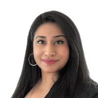 Amy Gopal headshot